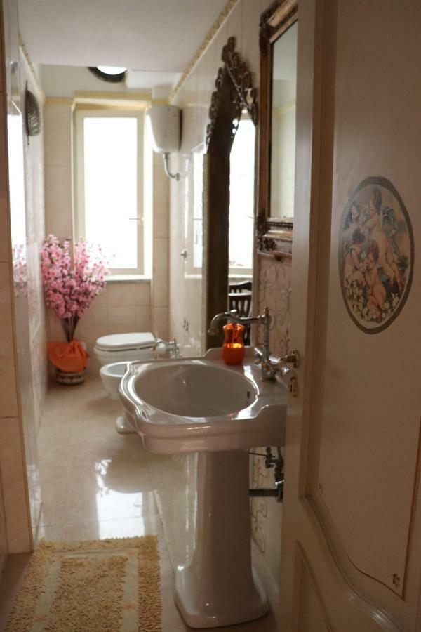 B&B Goldmund Napoli Esterno foto