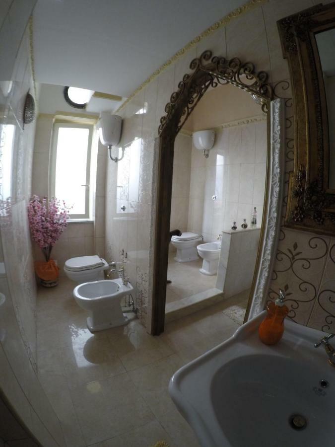 B&B Goldmund Napoli Esterno foto